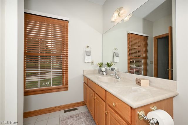 1597 Pilgrims Knob SE, Canton, OH 44709