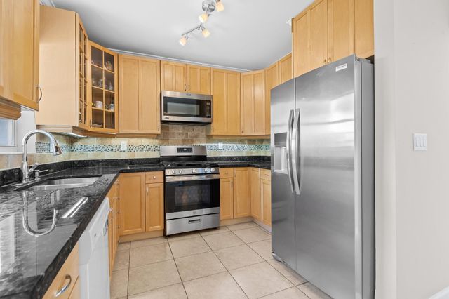 715 Tyler St, Hollywood, FL 33019