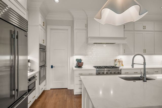 3608A West End Ave, Nashville, TN 37205