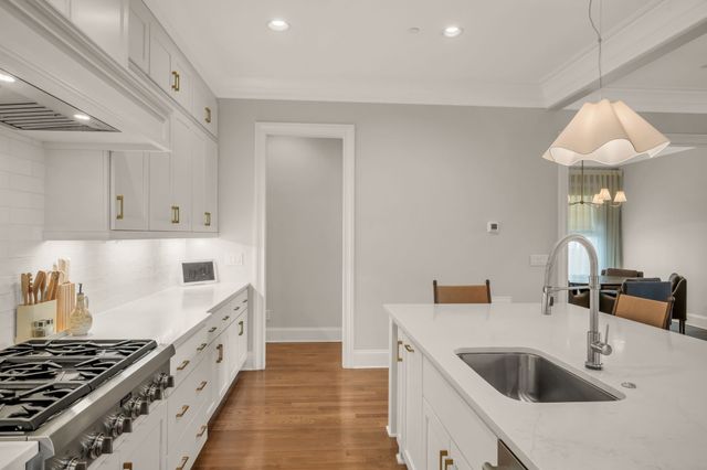 3608A West End Ave, Nashville, TN 37205