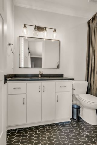 3608A West End Ave, Nashville, TN 37205