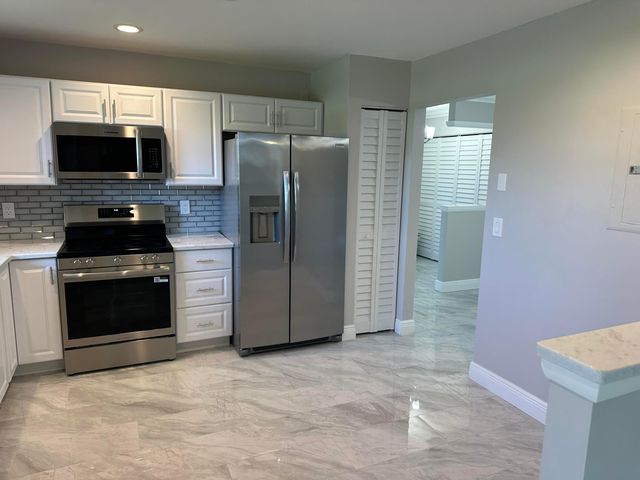 5796 Moss Court 7, Fort Pierce, FL 34982