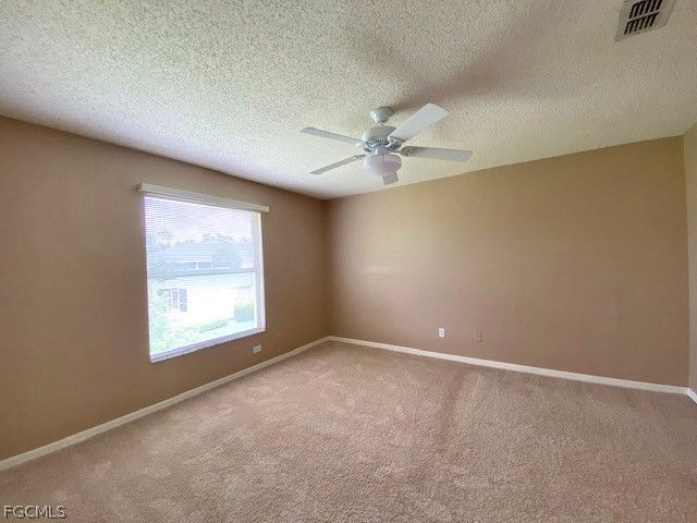 600 Squire CIR 202, Naples, FL 34104