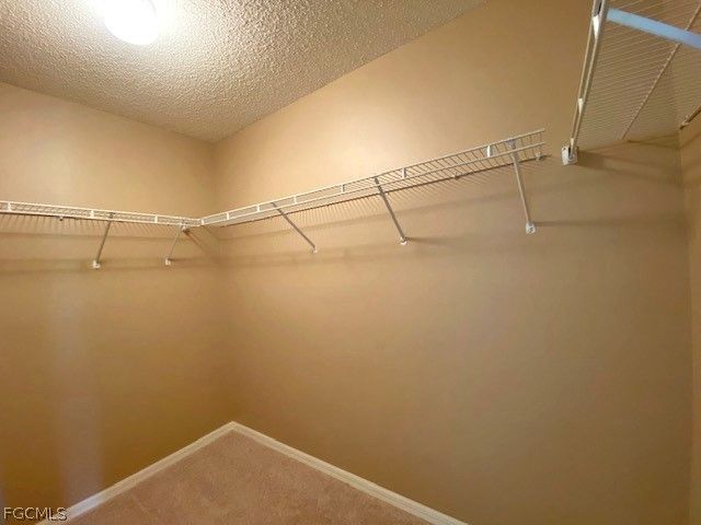 600 Squire CIR 202, Naples, FL 34104