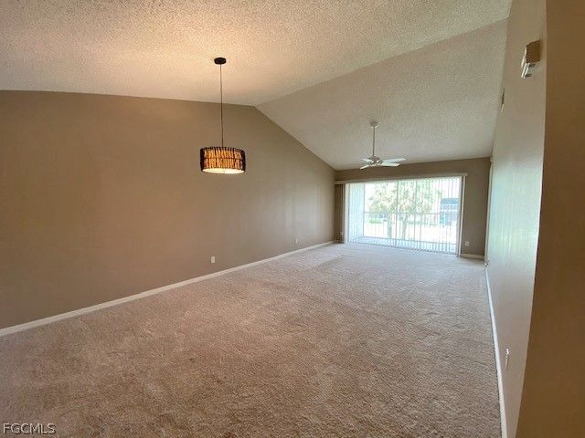 600 Squire CIR 202, Naples, FL 34104