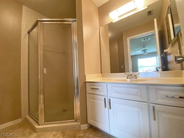 600 Squire CIR 202, Naples, FL 34104