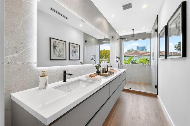 3084 Indiana St, Miami, FL 33133