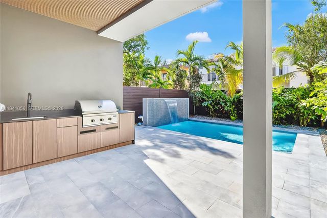 3084 Indiana St, Miami, FL 33133