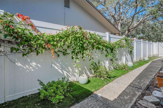 1489 COACHLIGHT WAY, Dunedin, FL 34698