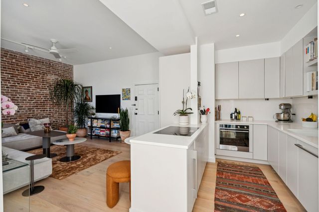 55 Ashley Avenue 17, Charleston, SC 29401