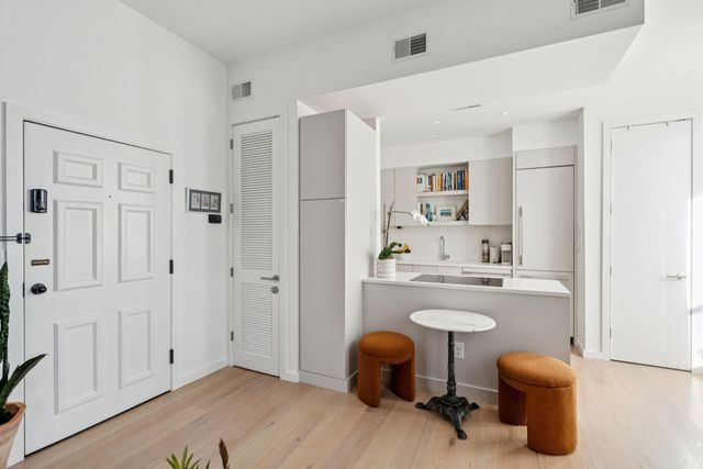 55 Ashley Avenue 17, Charleston, SC 29401