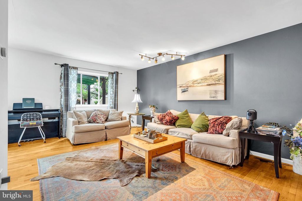 168 THOREAU DR, Plainsboro, NJ 08536
