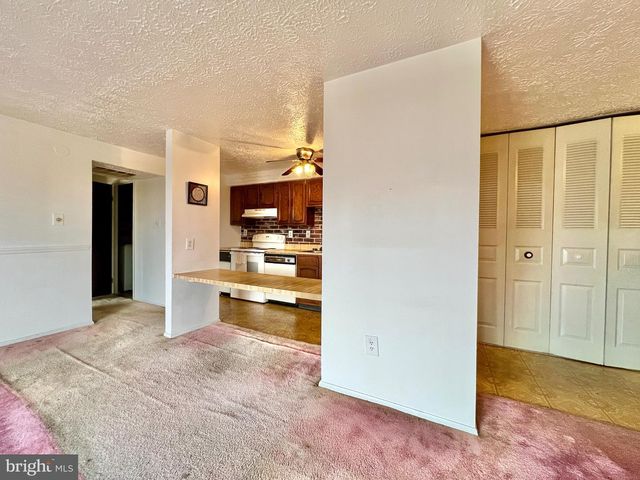 999-L HEATHER RIDGE DR #2L, Frederick, MD 21702