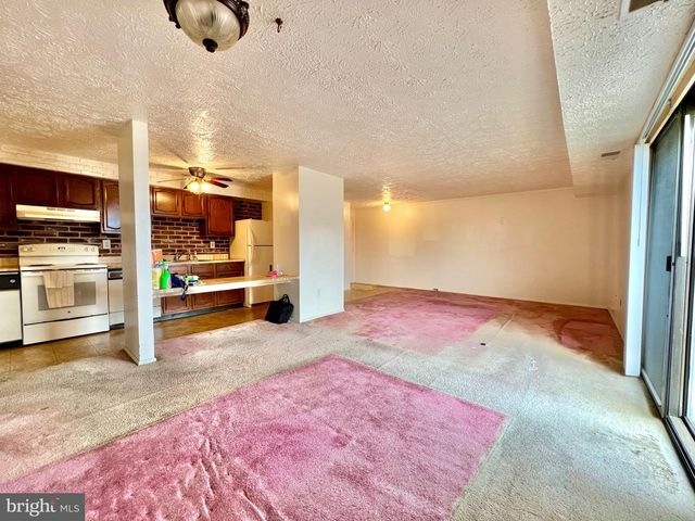 999-L HEATHER RIDGE DR #2L, Frederick, MD 21702