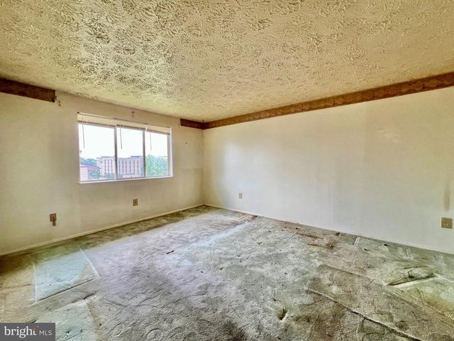 999-L HEATHER RIDGE DR #2L, Frederick, MD 21702