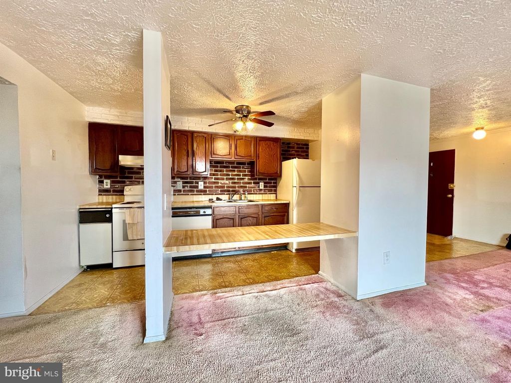 999-L HEATHER RIDGE DR #2L, Frederick, MD 21702