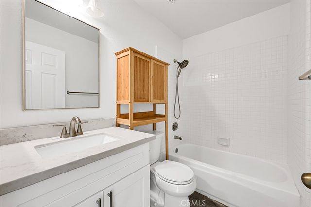 28 Cascada, Rancho Santa Margarita, CA 92688