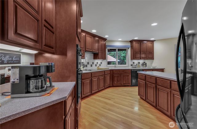 103 SE Alder Manor Lane, Shelton, WA 98584