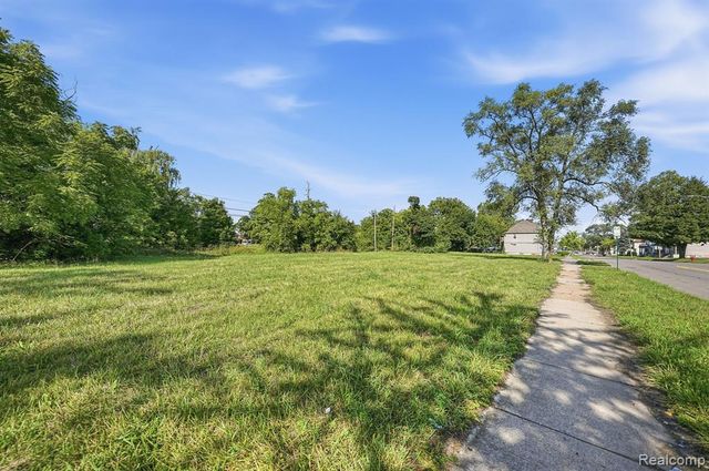 3081 Van Dyke Street, Detroit, MI 48214