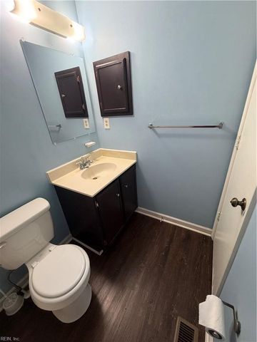 5501 Amhurst CT, Virginia Beach, VA 23462