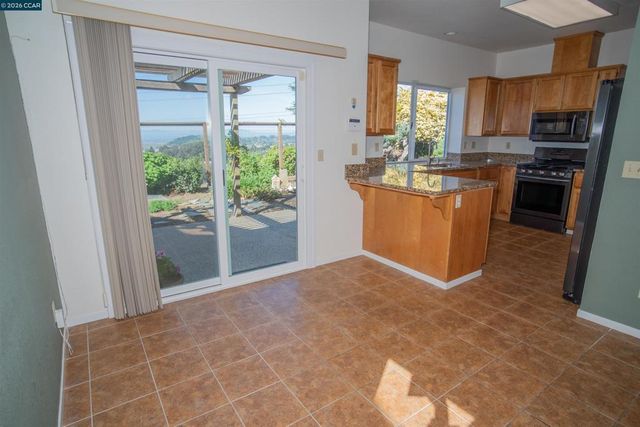 116 Bayhurst Dr, Vallejo, CA 94591