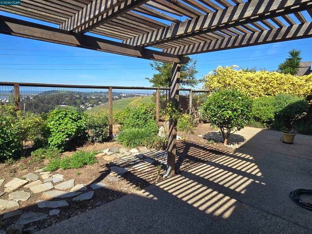 116 Bayhurst Dr, Vallejo, CA 94591