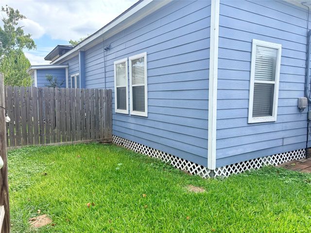 2630 Arlington Street, Houston, TX 77008