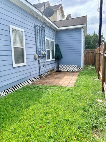 2630 Arlington Street, Houston, TX 77008