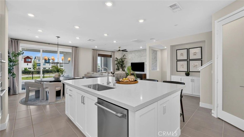 933 Treble, Irvine, CA 92618 — photo 3
