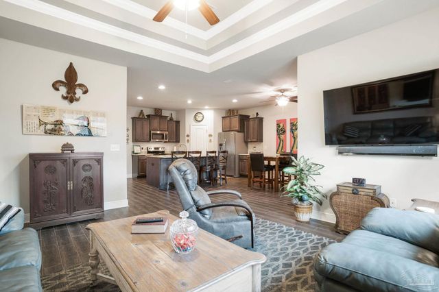 1696 Waterford Sound Blvd, Gulf Breeze, FL 32563