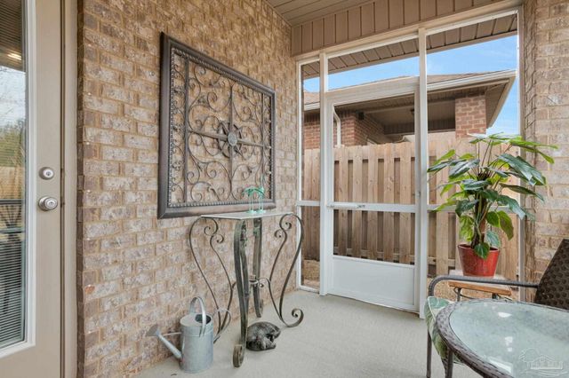 1696 Waterford Sound Blvd, Gulf Breeze, FL 32563