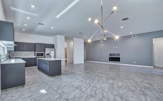 2358 ENCHANTED PEAKS, El Paso, TX 79911