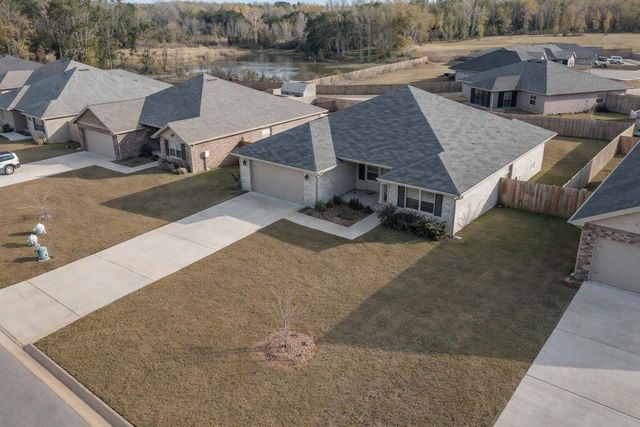 5839 Crestlake Drive, Crestview, FL 32536