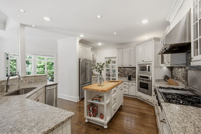 1112 Radnor Glen Dr, Brentwood, TN 37027