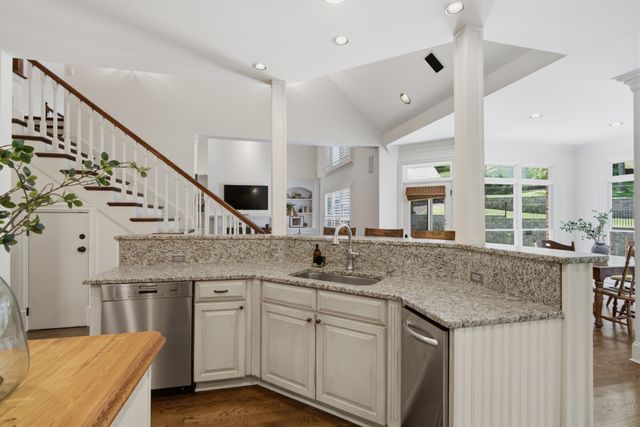 1112 Radnor Glen Dr, Brentwood, TN 37027