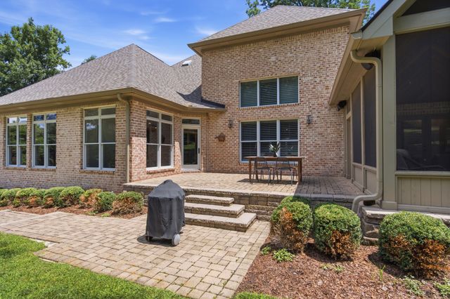 1112 Radnor Glen Dr, Brentwood, TN 37027