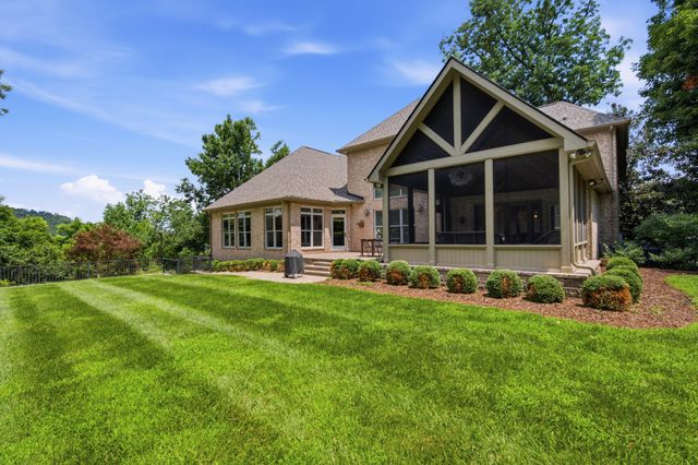 1112 Radnor Glen Dr, Brentwood, TN 37027