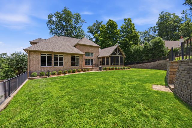 1112 Radnor Glen Dr, Brentwood, TN 37027