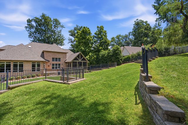1112 Radnor Glen Dr, Brentwood, TN 37027