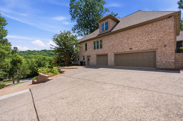 1112 Radnor Glen Dr, Brentwood, TN 37027