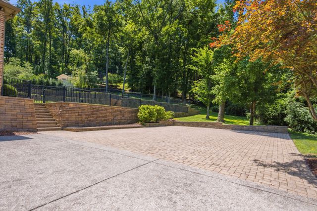 1112 Radnor Glen Dr, Brentwood, TN 37027
