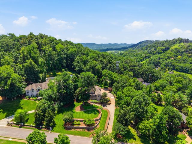 1112 Radnor Glen Dr, Brentwood, TN 37027
