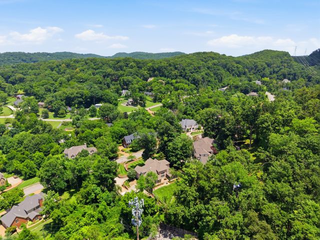 1112 Radnor Glen Dr, Brentwood, TN 37027