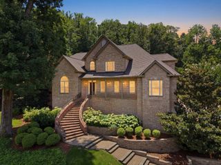 1112 Radnor Glen Dr, Brentwood, TN 37027