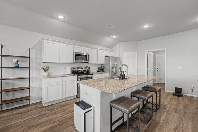 536 Woodcreek Loop, Lowell, AR 72745