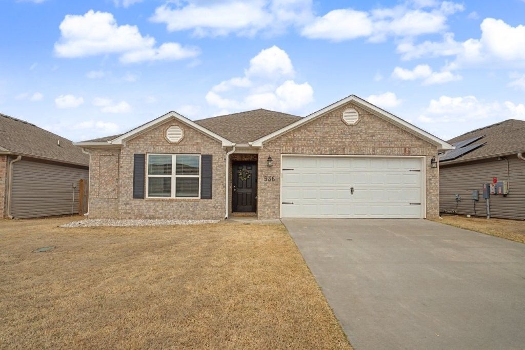 536 Woodcreek Loop, Lowell, AR 72745