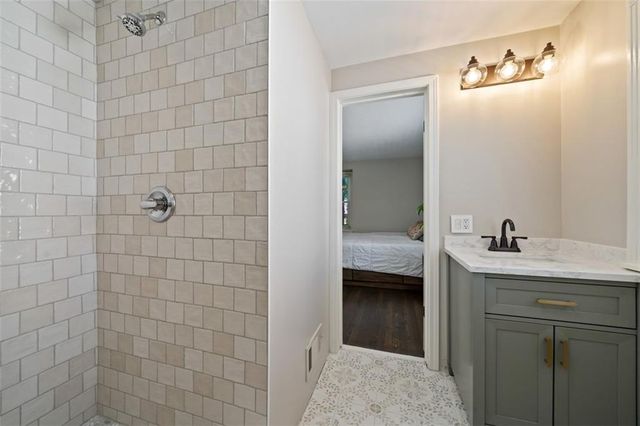 7411 Campbell Street, Kansas City, MO 64131