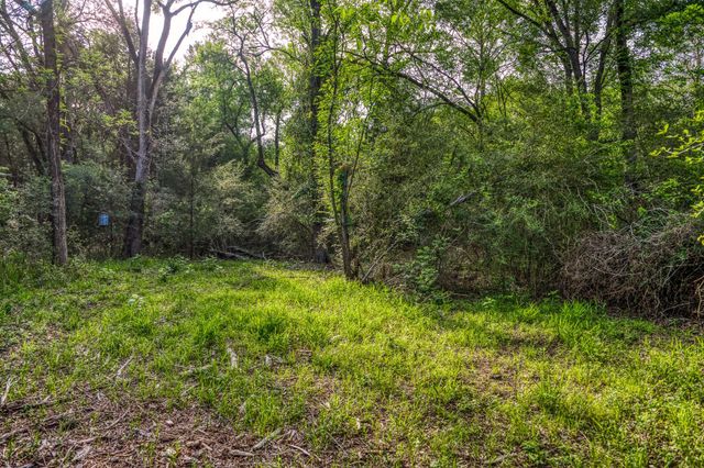 242 Cody LN, Bastrop, TX 78602
