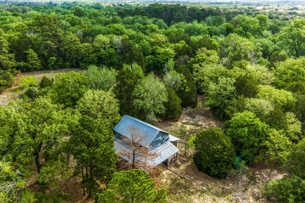 242 Cody LN, Bastrop, TX 78602