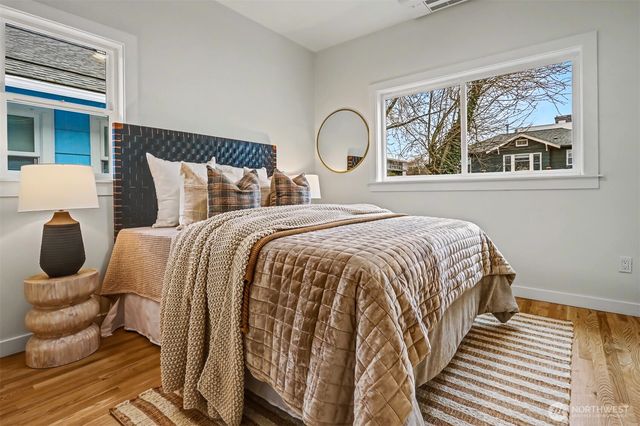 604 N 44th Street, Seattle, WA 98103